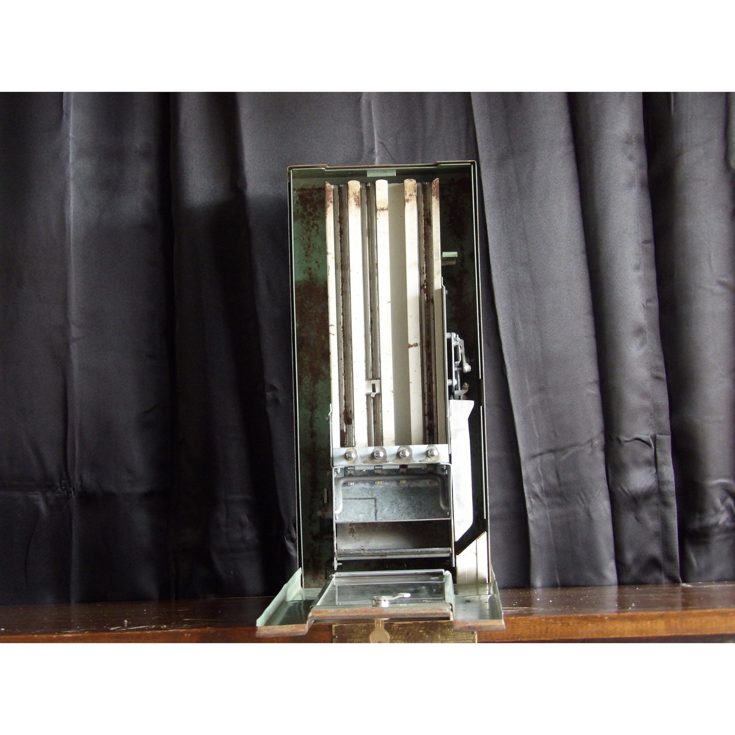 Country General Chiclets Gum Dispenser Vending Machine